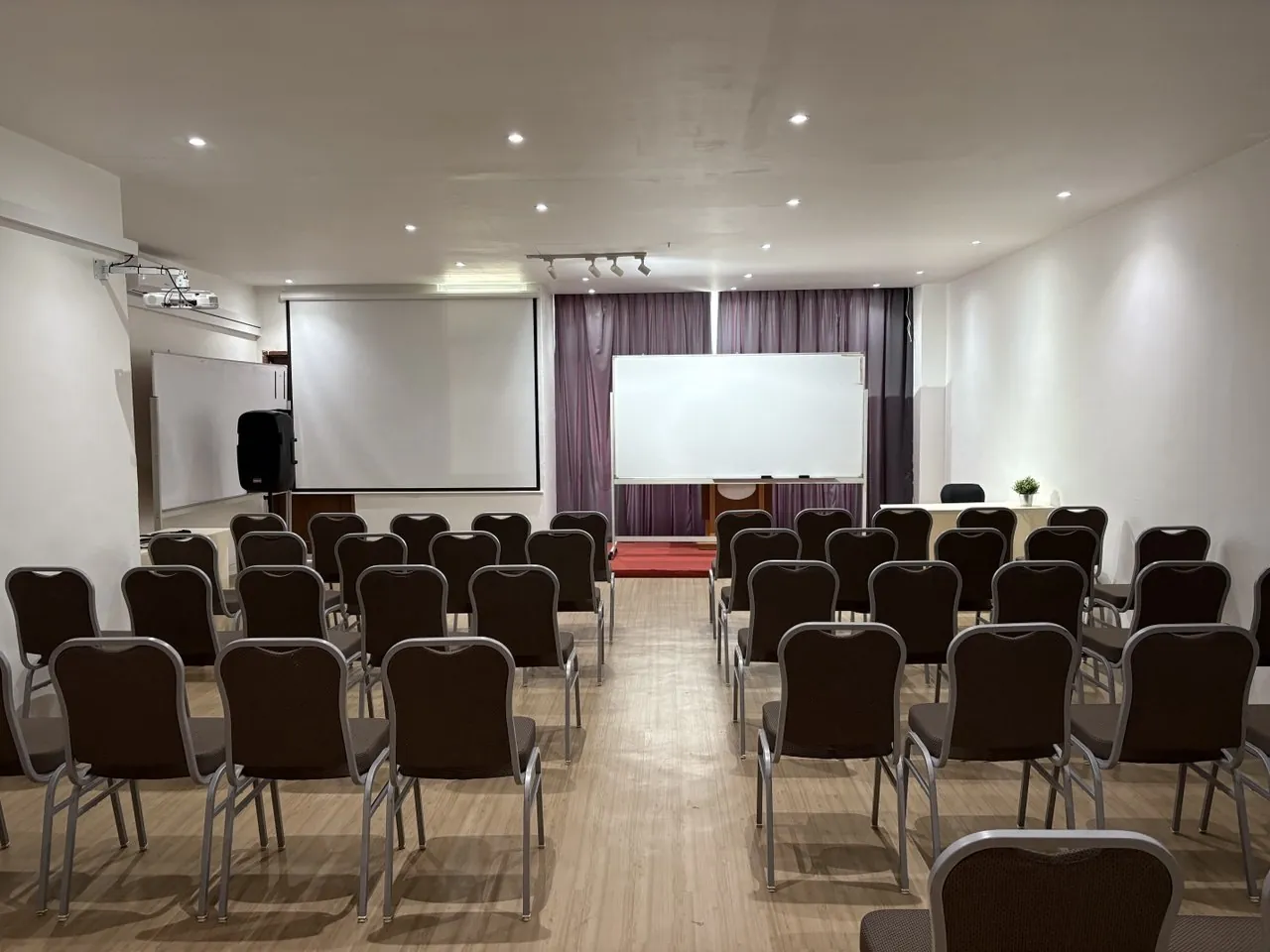 Foto Sebenar Bilik Seminar & Latihan Calestra Johor Bahru