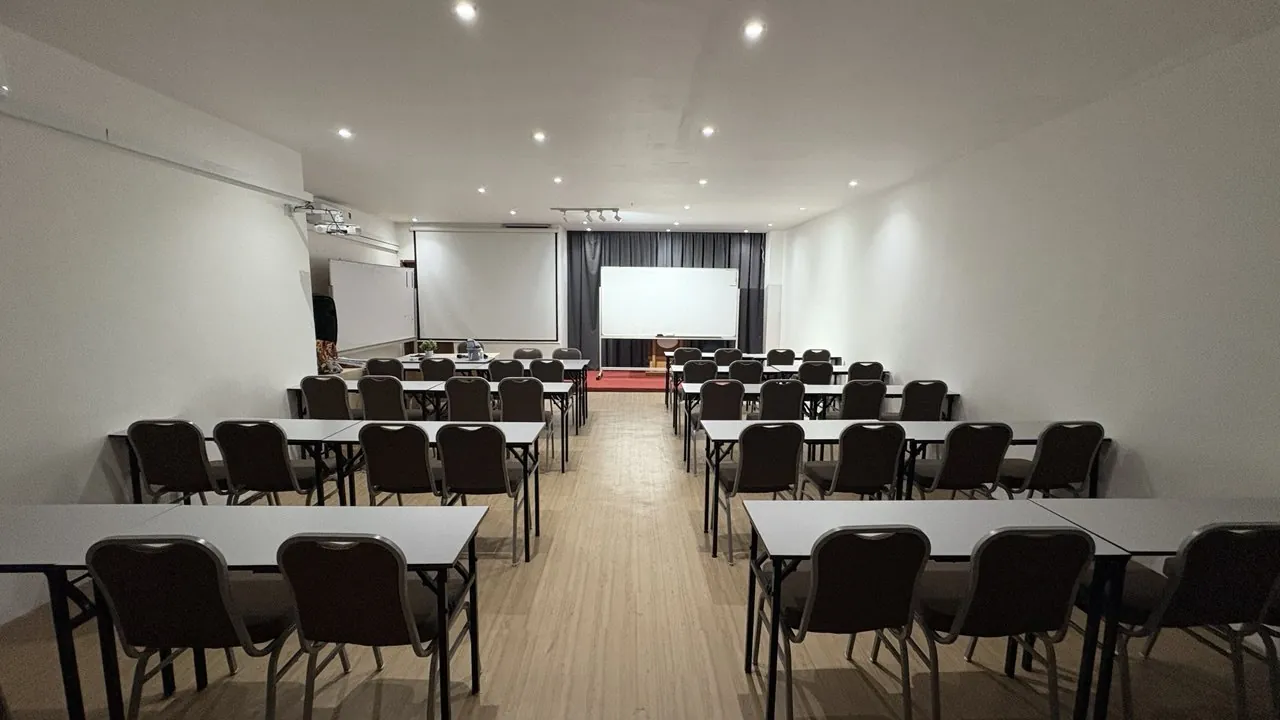 Foto suasana bilik latihan seminar Calestra Taman Molek Johor Bahru